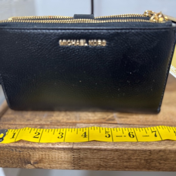 Michael Kors Black Leather Zip Wallet – NWT - Picture 1 of 5
